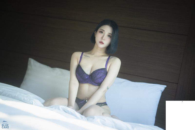 Bomi(보미)《紫色內衣》前凸後翹一次看滿足 (44P)