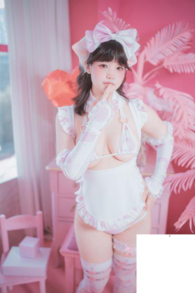 DJAWA Photo – Mimmi (밈미) “Cream Cow Milk” (106P)