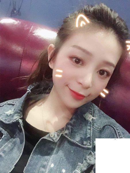 骨感美女大尺度私拍遭前男友流出！ (18P)