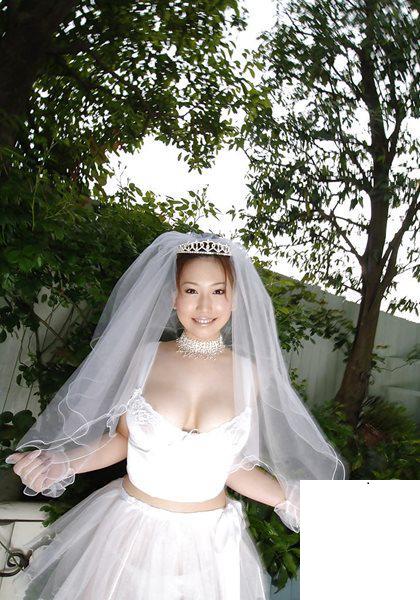 新婚人妻清涼婚紗照 (14P)