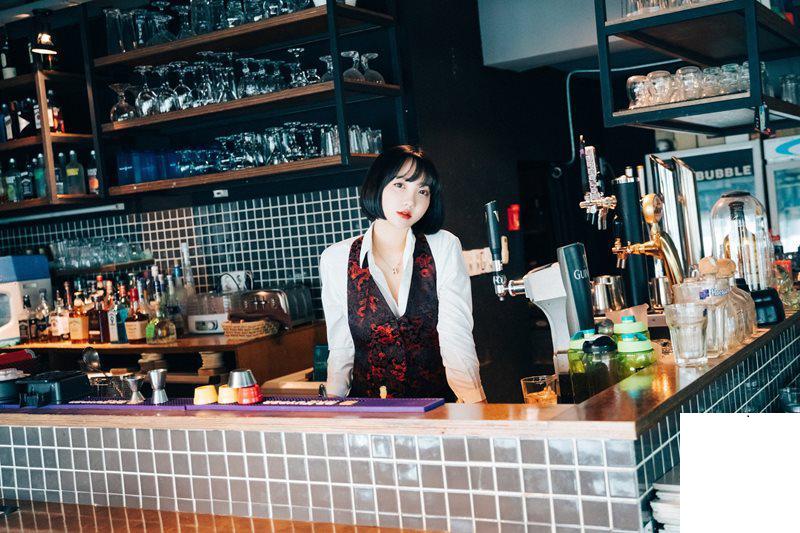 Son Yeeun 손예은- -Loozy- Tainted Love Bar Set-01 (73P)