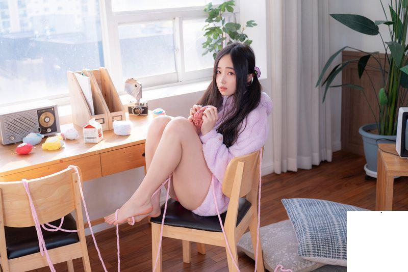Bambi밤비 露肩編織毛衣 配上誘人黑絲長腿 天然御姐人人都想要 (31P)