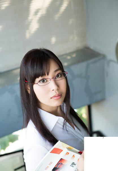 有美女老師來上課超棒!( av 偶像小川桃花) (16P)