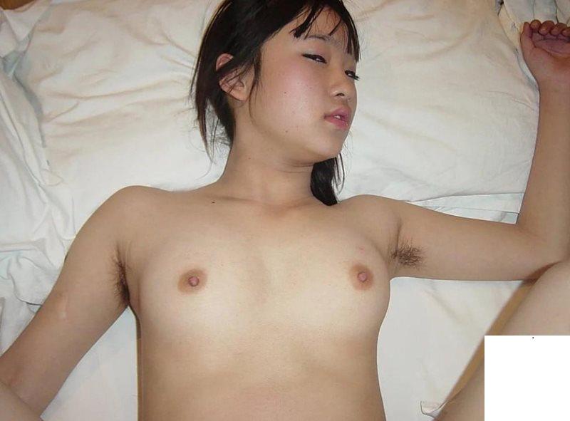 做愛有點不認真的小妹 (10P)